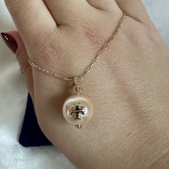 NWT!Tory Burch Ivory Rosegold Tone Pearl Logo Rope Chain Women's Necklace 143338 - Picture 4 of 7